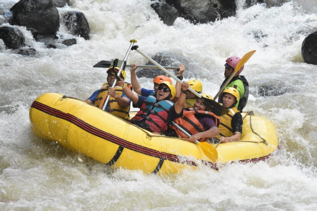 rafting bogor paket arung jeram
